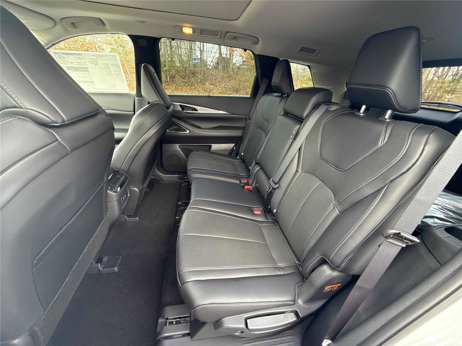 New 2026 INFINITI QX60 Luxe image 11