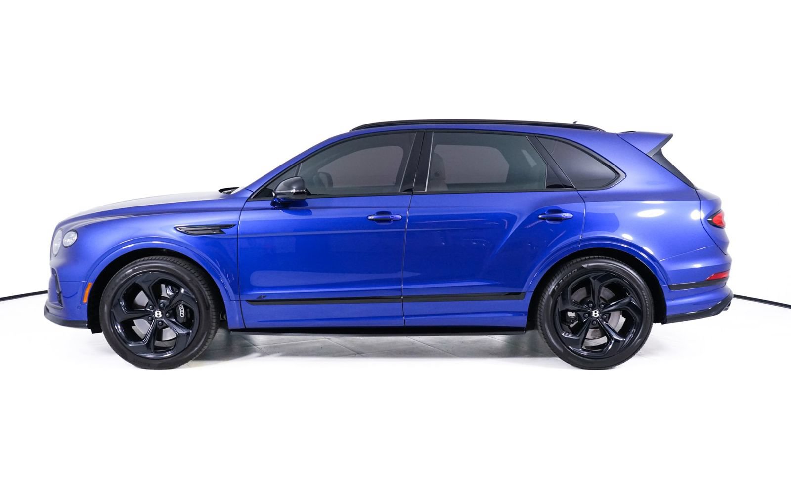 Used 2022 Bentley Bentayga AWD/4WD image 2