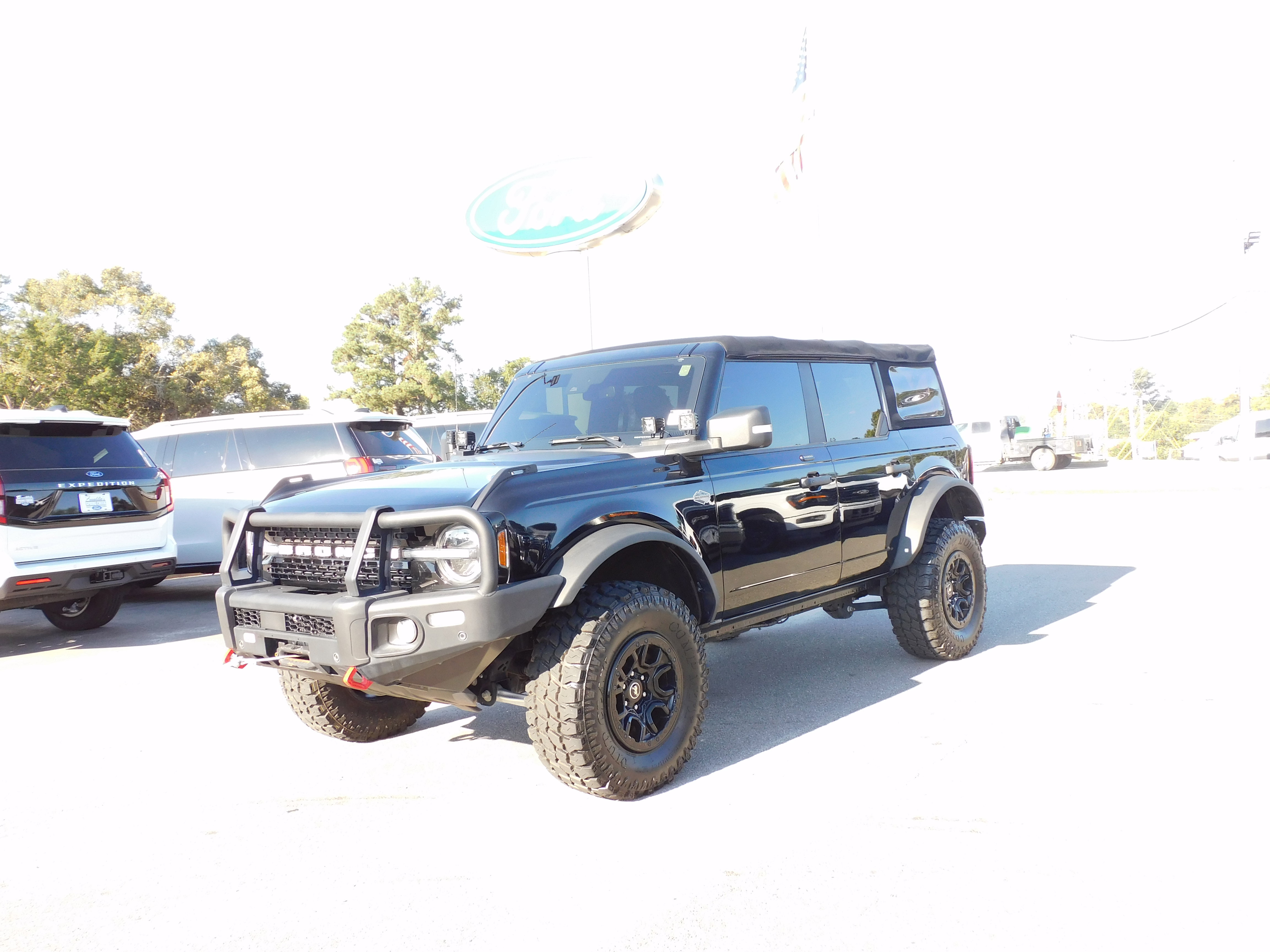Used 2022 Ford Bronco Wildtrak image 2