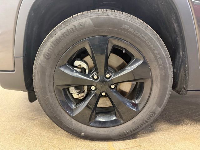 Used 2023 Jeep Cherokee Altitude Lux w/ Lux Elite Package image 32