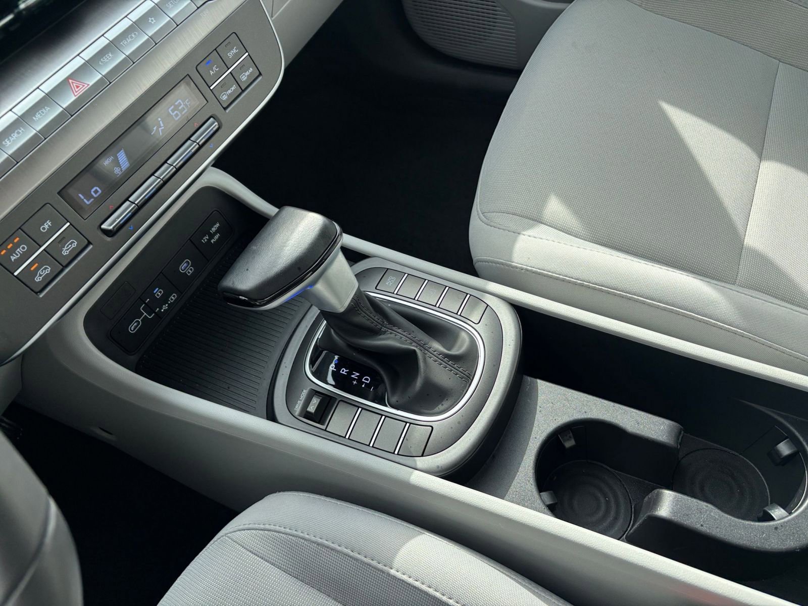 Used 2025 Hyundai Kona SEL image 42