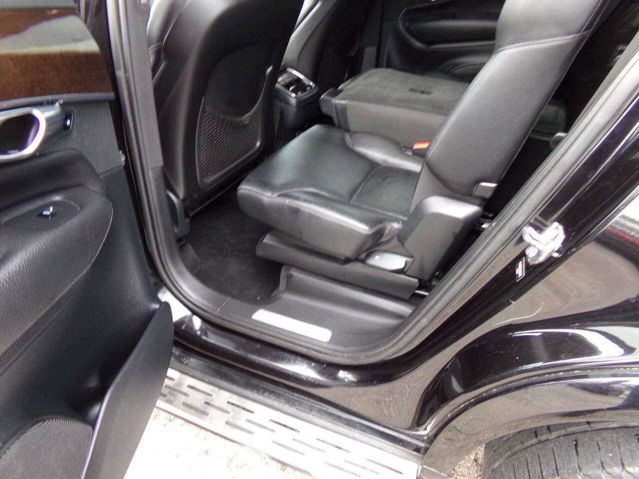 Used 2016 Volvo XC90 T6 Momentum w/ Momentum Plus Package image 14