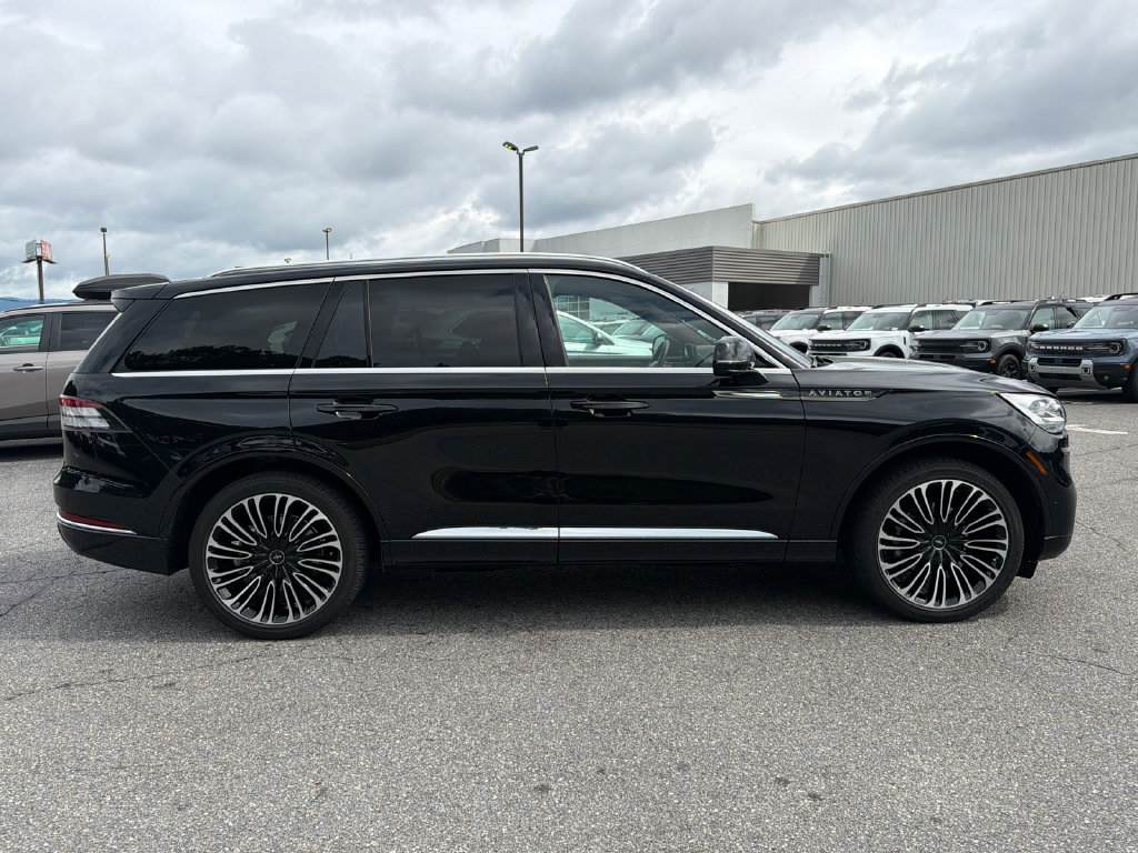 Used 2024 Lincoln Aviator Black Label AWD/4WD image 8