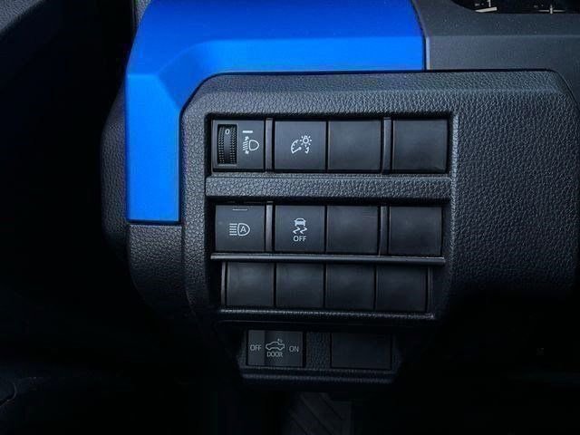 Used 2025 Toyota Tacoma TRD Off-Road image 15