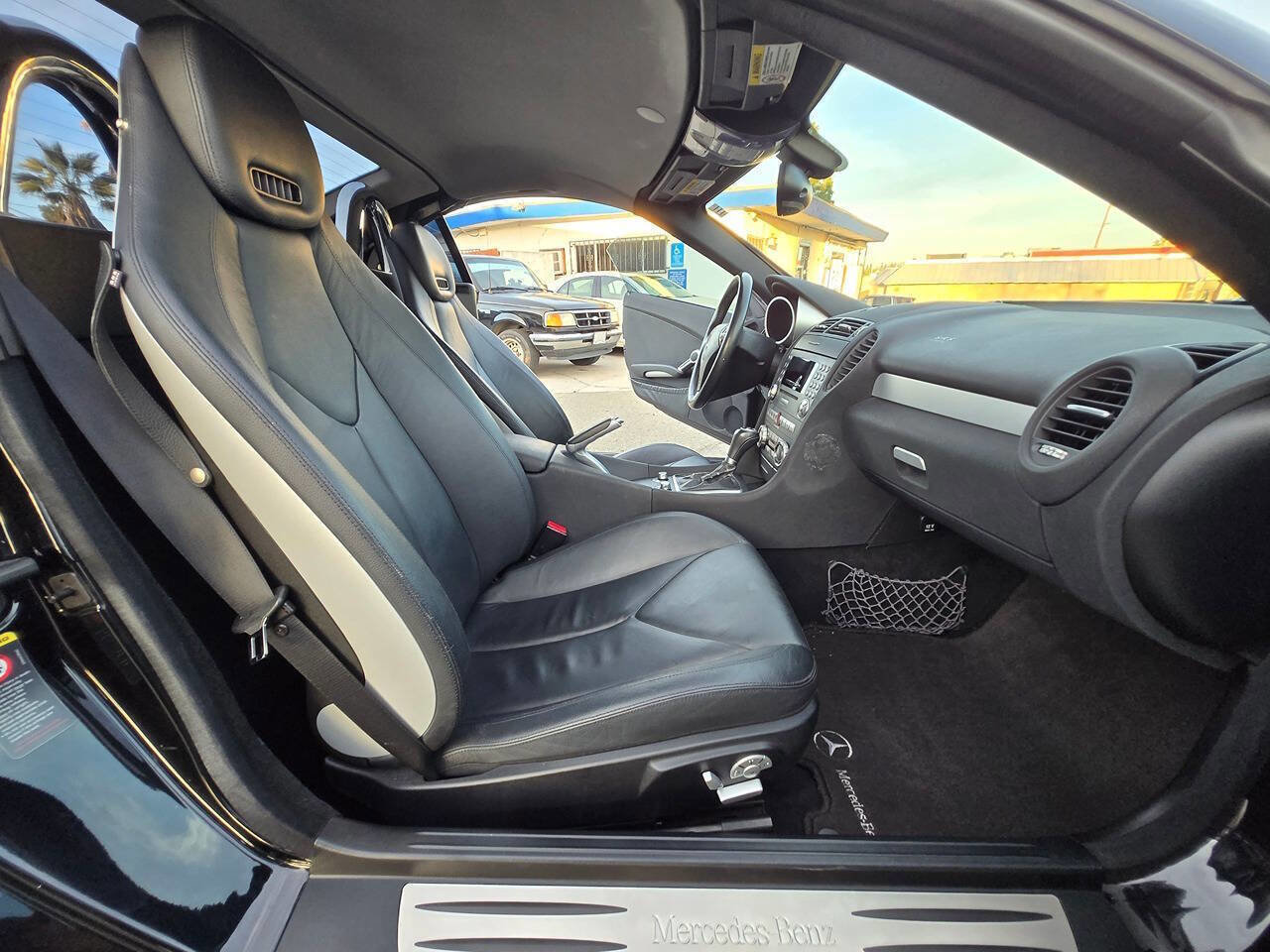 Used 2005 Mercedes-Benz SLK 350 image 27