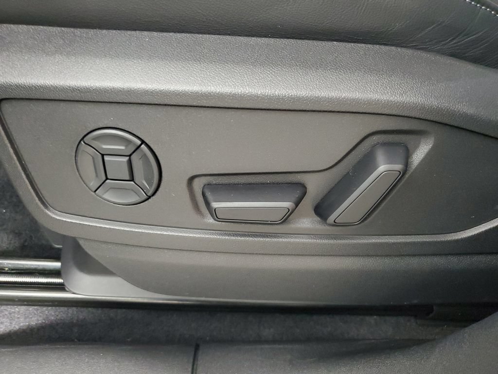 Used 2025 Audi SQ5 Premium Plus w/ Premium Plus Package AWD/4WD image 21