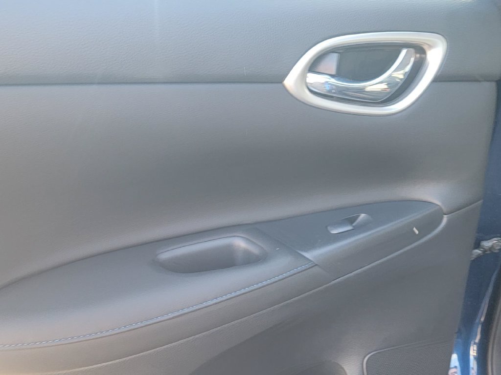Used 2016 Nissan Sentra SR w/ SR Premium Package FWD image 15