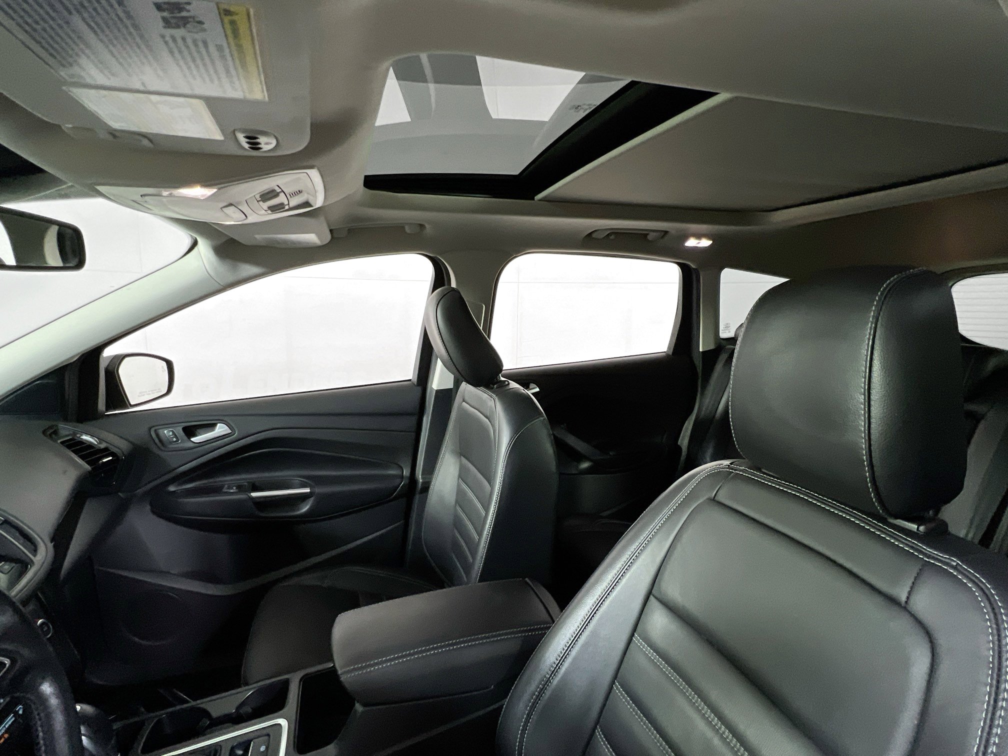 Used 2019 Ford Escape Titanium image 22