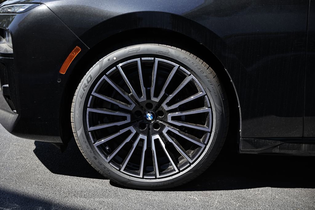 New 2026 BMW 760i xDrive w/ Executive Package AWD/4WD image 9