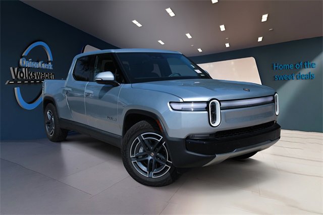 Used 2025 Rivian R1T Adventure image 1