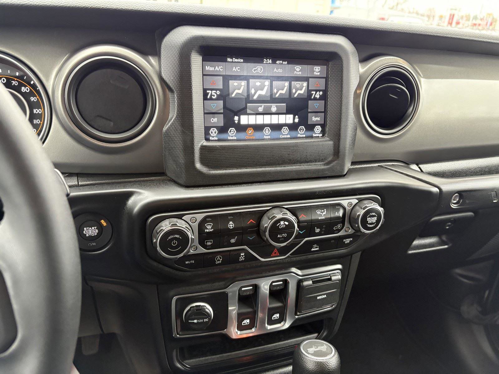 Used 2023 Jeep Wrangler Sport S image 16