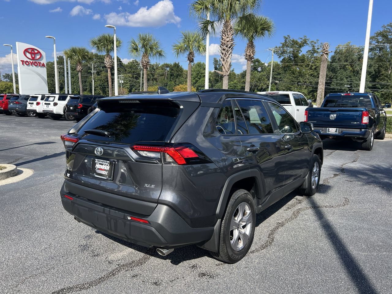 Used 2025 Toyota RAV4 XLE w/ Convenience Package FWD image 10