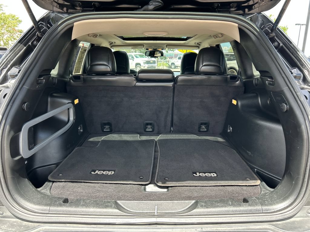 Used 2017 Jeep Cherokee Limited AWD/4WD image 5
