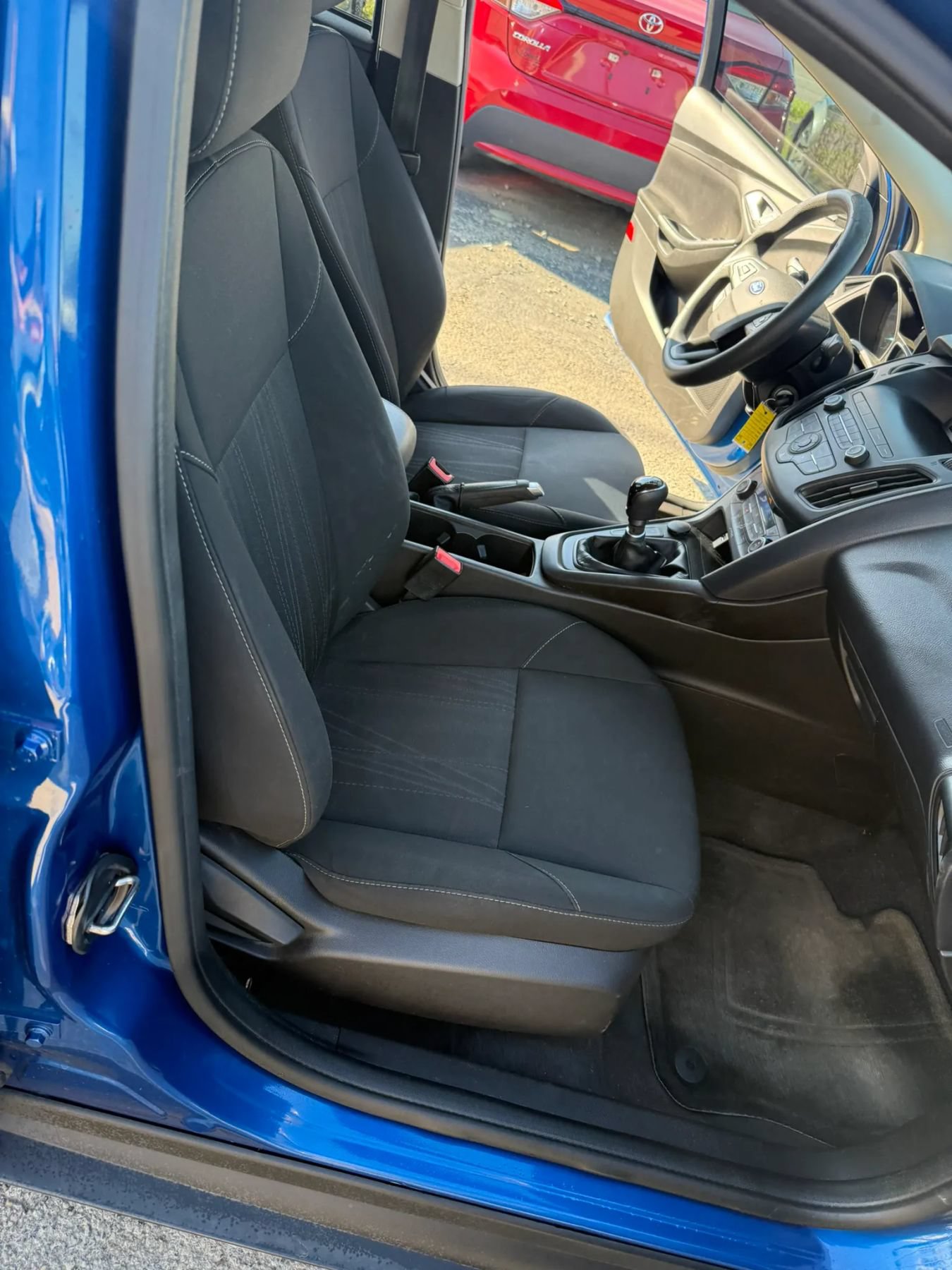 Used 2018 Ford Focus SE FWD image 21