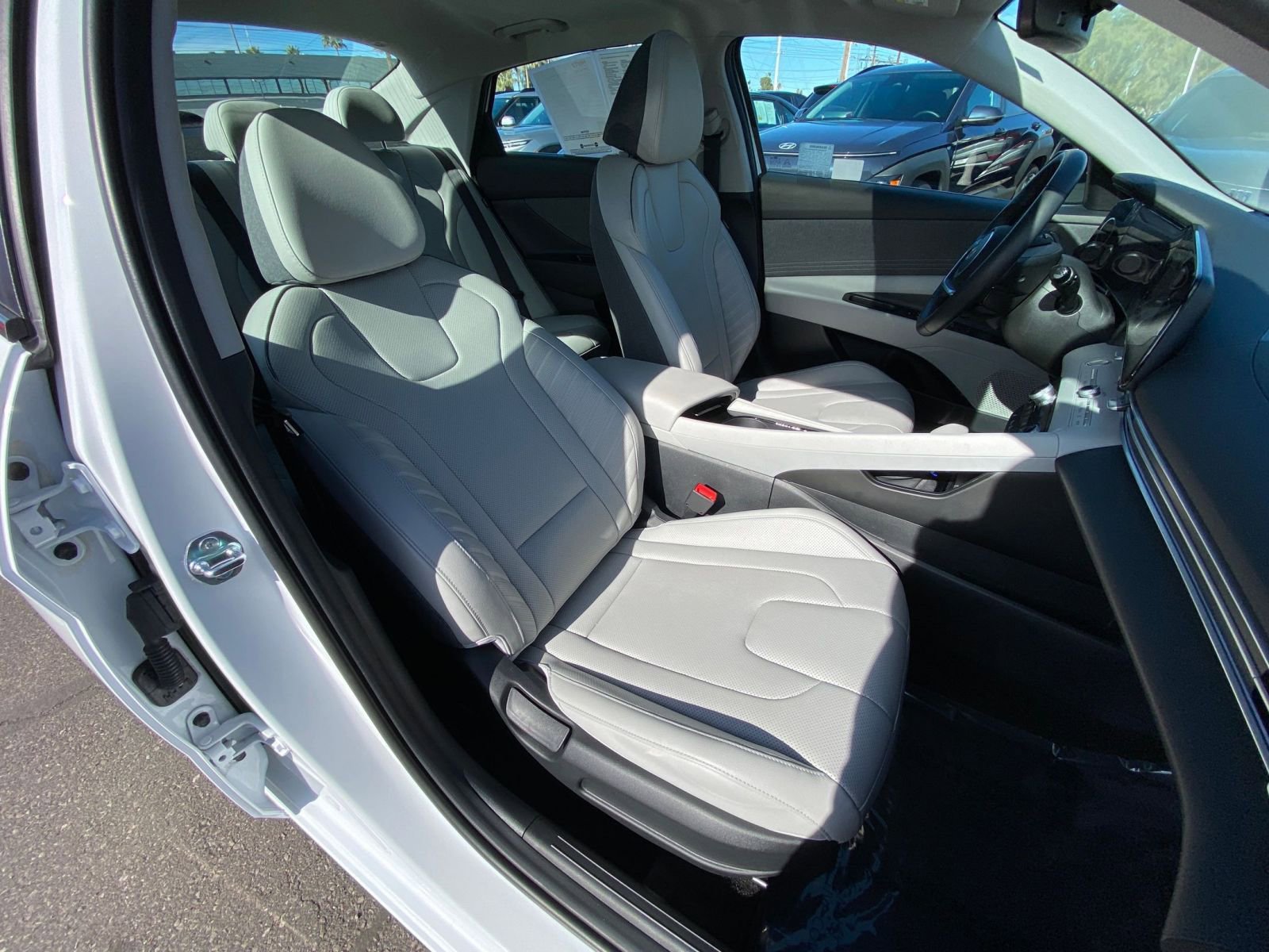 Used 2025 Hyundai Elantra Limited FWD image 39