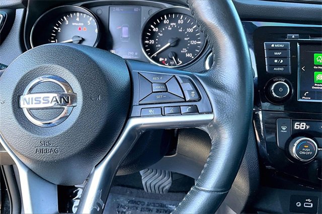 Used 2018 Nissan Rogue SV w/ Premium Package image 12