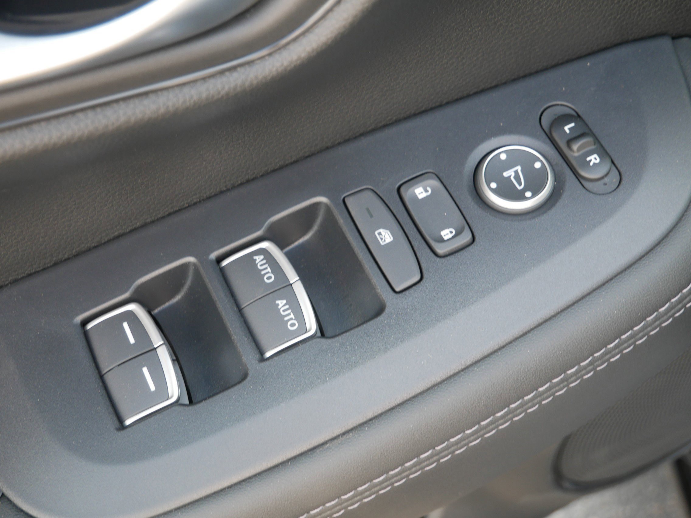 New 2026 Honda HR-V EX-L image 15