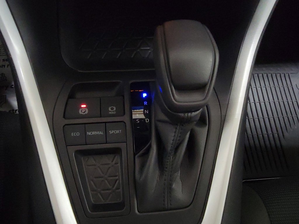 Certified 2023 Toyota RAV4 LE FWD image 18