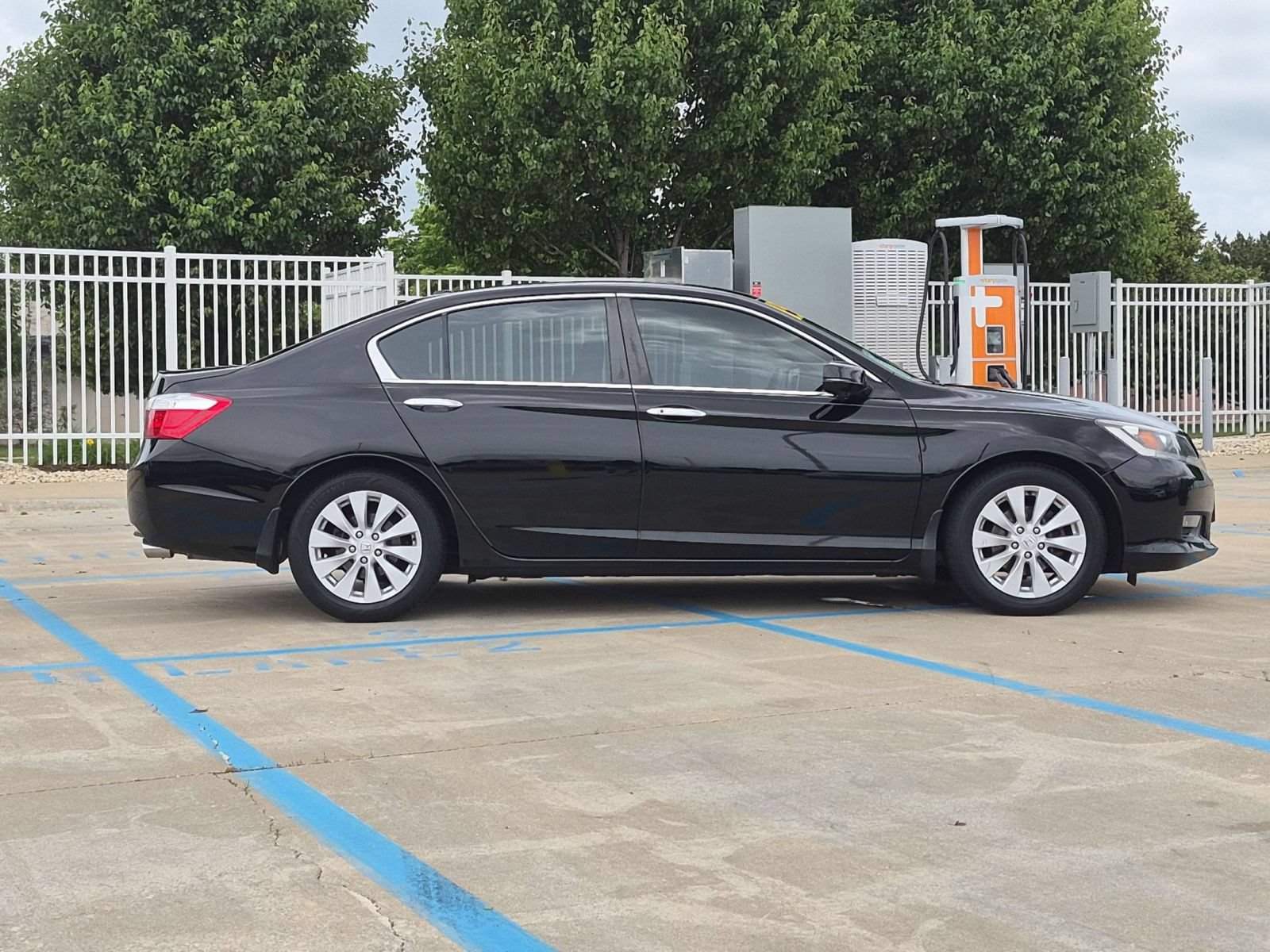 Used 2015 Honda Accord EX-L image 5