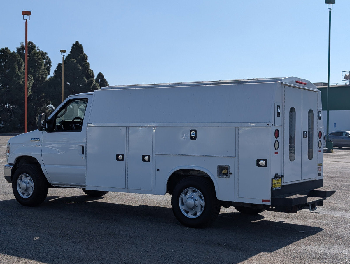 Used 2016 Ford E-350 and Econoline 350 Super Duty w/ Power Windows & Locks Group image 5
