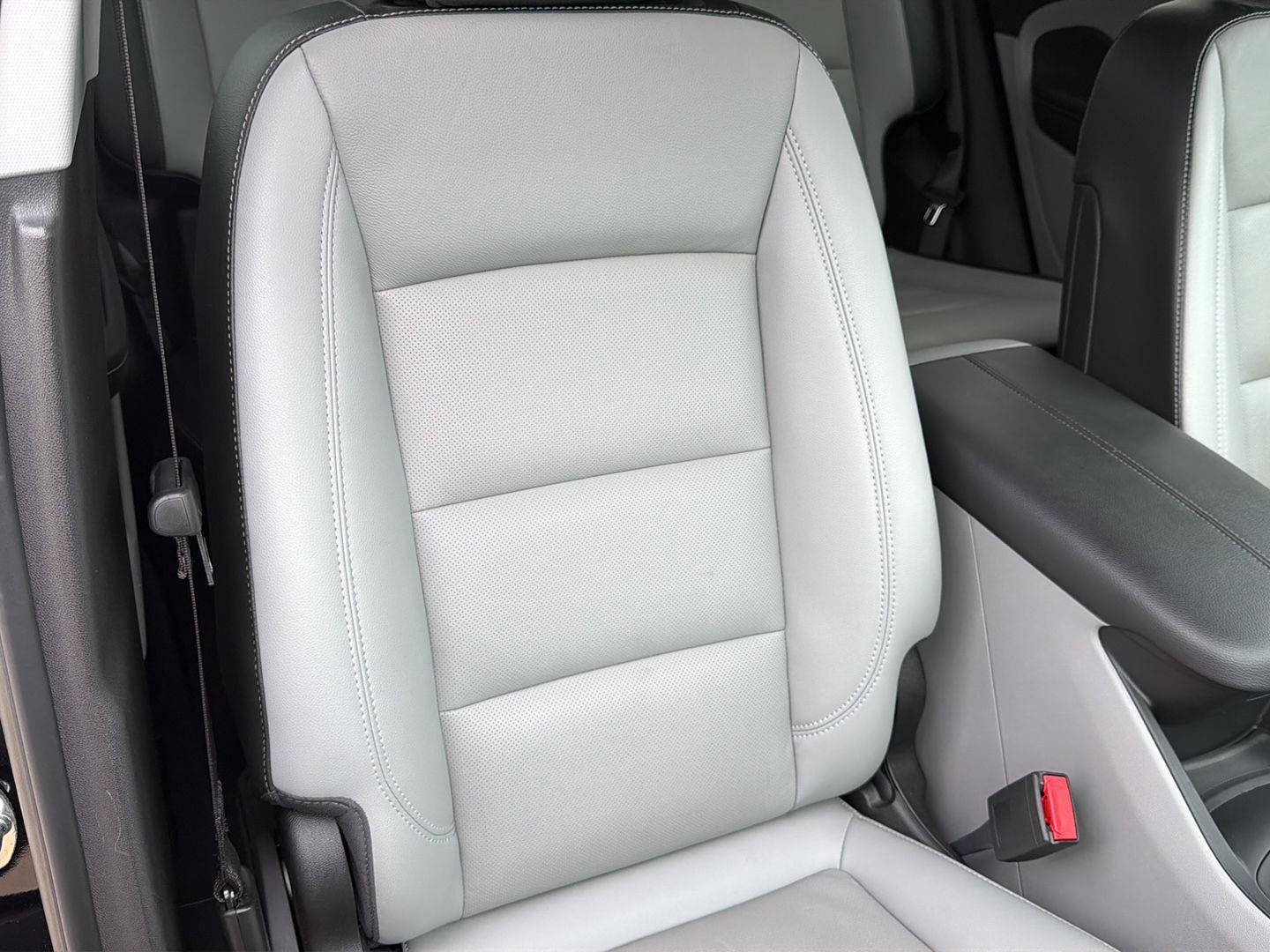 Used 2022 GMC Terrain SLT image 35