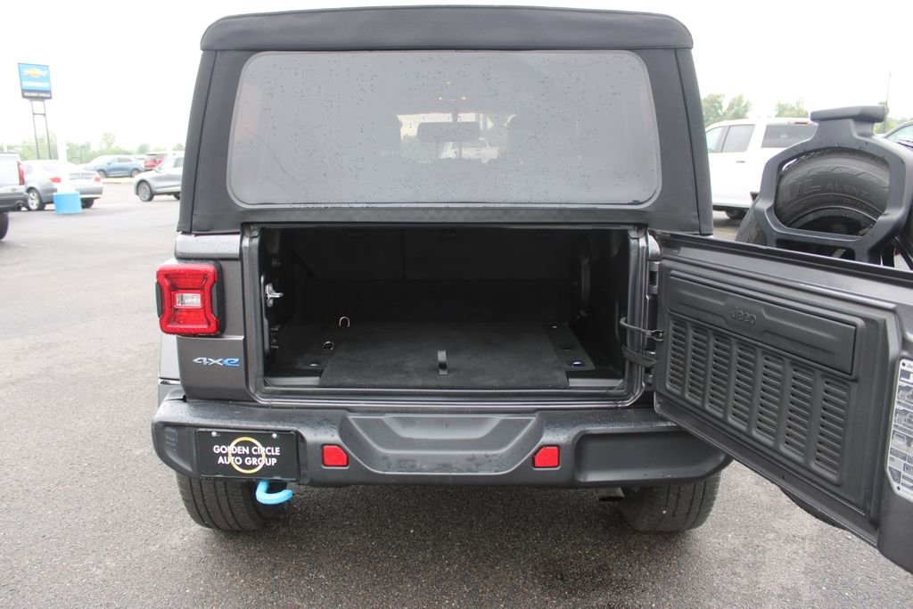 Used 2023 Jeep Wrangler Unlimited Sahara w/ Cold Weather Group AWD/4WD image 14