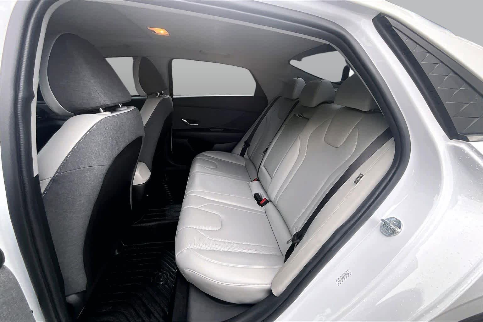 Used 2024 Hyundai Elantra Limited FWD image 21