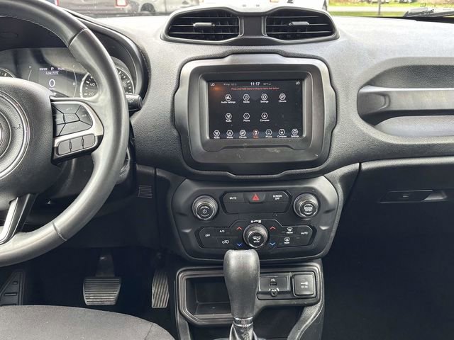 Used 2018 Jeep Renegade Latitude image 23