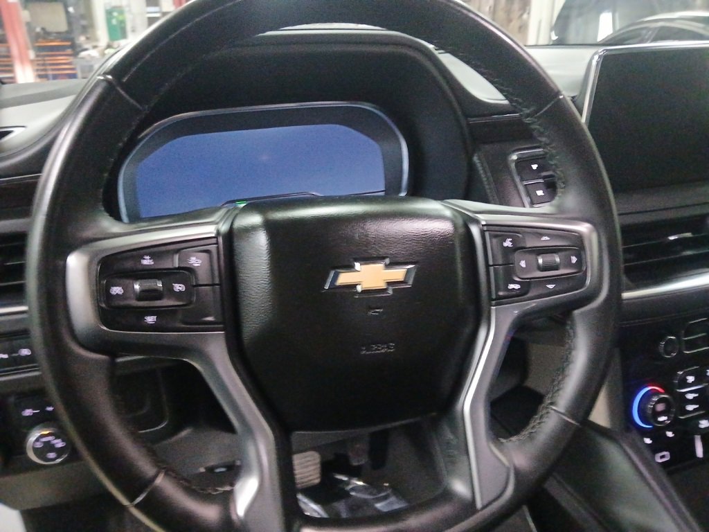 Used 2024 Chevrolet Suburban LT image 17