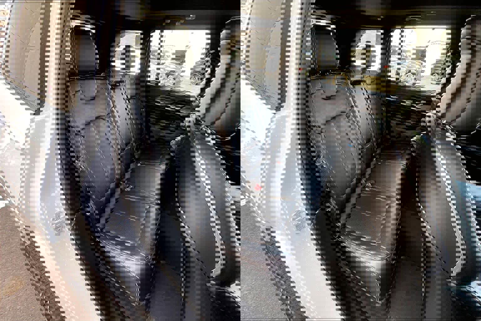 Used 2022 Jeep Grand Cherokee Overland w/ Luxury Tech Group IV image 19