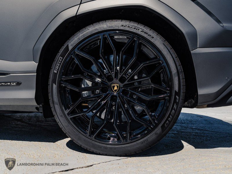 Used 2025 Lamborghini Urus SE AWD/4WD image 34