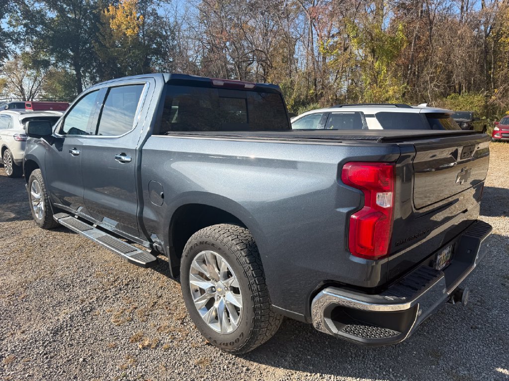 Used 2022 Chevrolet Silverado 1500 LTZ AWD/4WD image 3