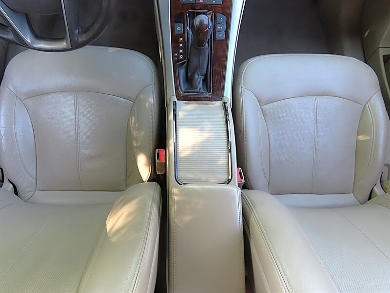 Used 2010 Buick LaCrosse CXL w/ Luxury Package FWD image 16