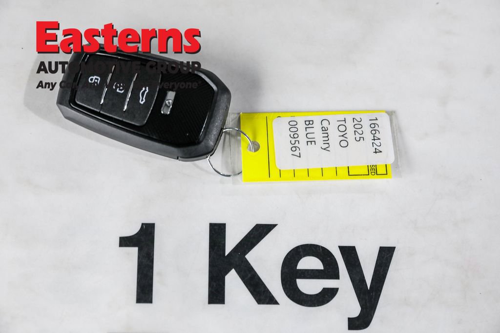 Used 2025 Toyota Camry LE w/ Convenience Package image 23