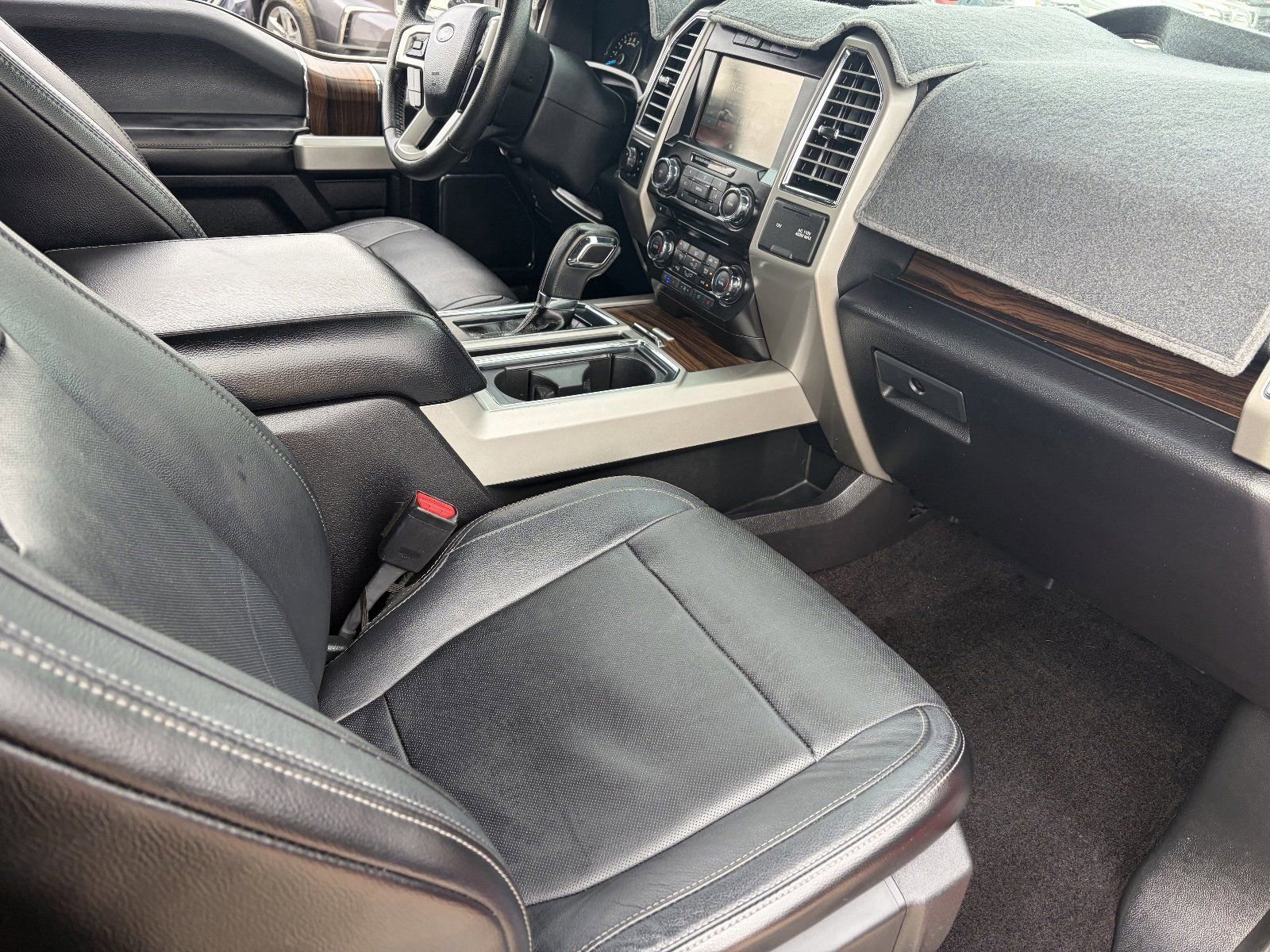 Used 2015 Ford F150 Lariat w/ Equipment Group 501A Mid AWD/4WD image 13