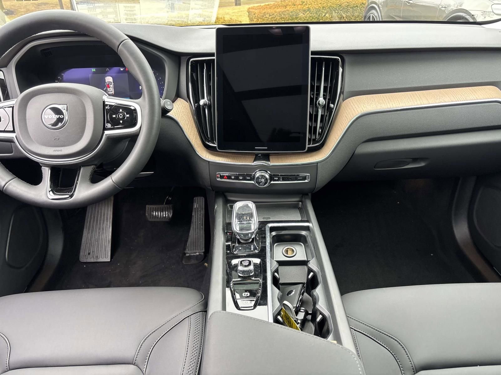 New 2026 Volvo XC60 B5 Plus w/ Protection Package Premier image 27