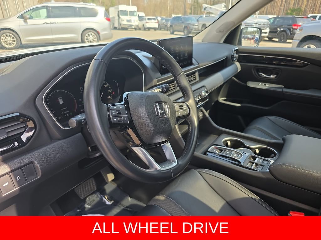 Used 2024 Honda Pilot Touring image 16