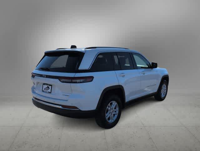 Certified 2023 Jeep Grand Cherokee Laredo AWD/4WD image 8