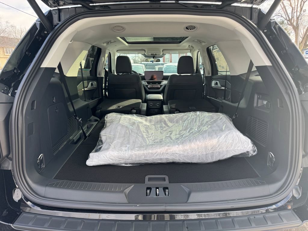 New 2026 Ford Explorer Active w/ Active Comfort Package AWD/4WD image 11