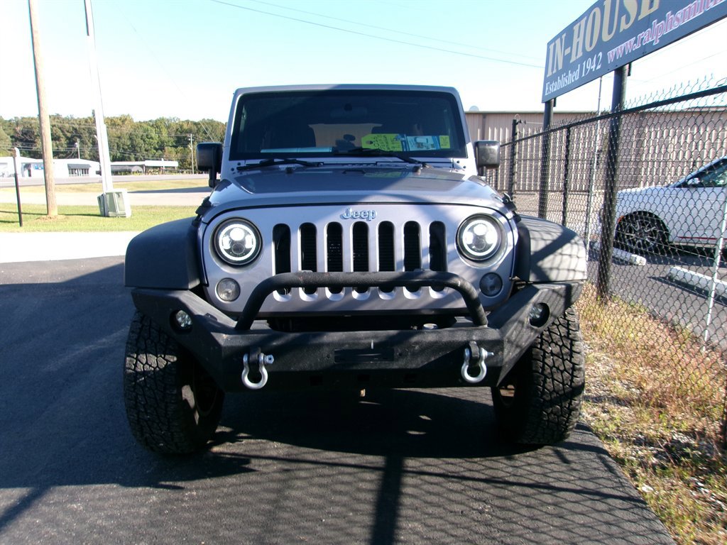 Used 2016 Jeep Wrangler Unlimited Sport w/ Connectivity Group image 4