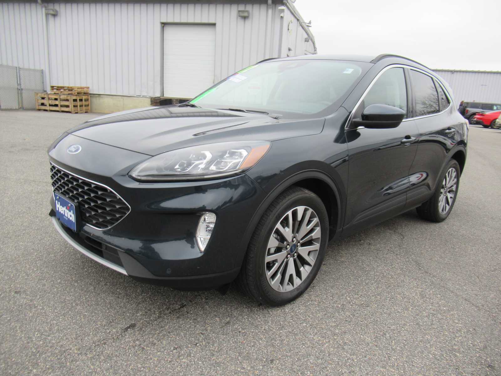 Used 2022 Ford Escape Titanium image 1