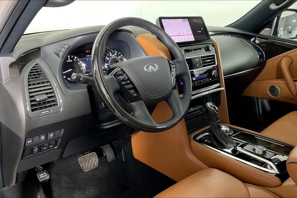 Used 2024 INFINITI QX80 Sensory AWD/4WD image 18