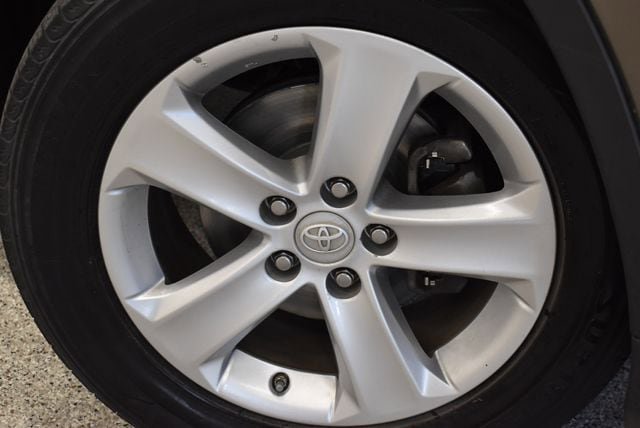 Used 2014 Toyota RAV4 XLE AWD/4WD image 29