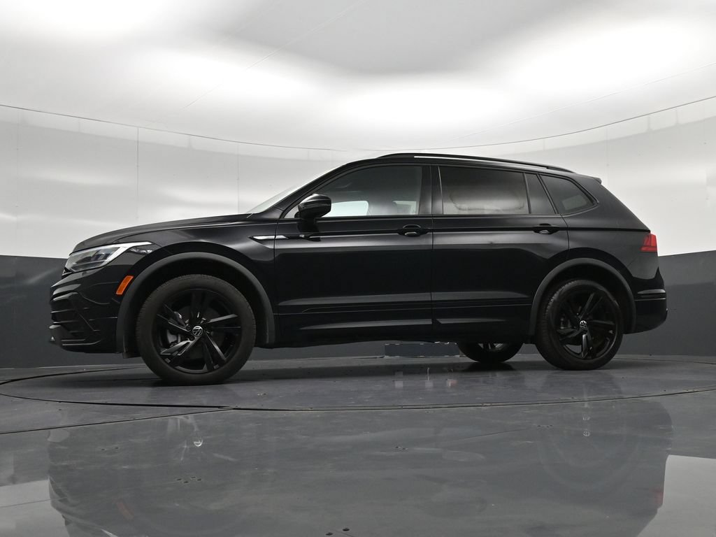 Used 2023 Volkswagen Tiguan SE R-Line FWD image 24