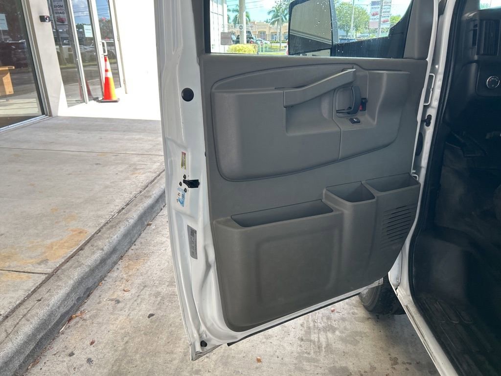 Used 2023 GMC Savana 3500 w/ Power Convenience Package image 28