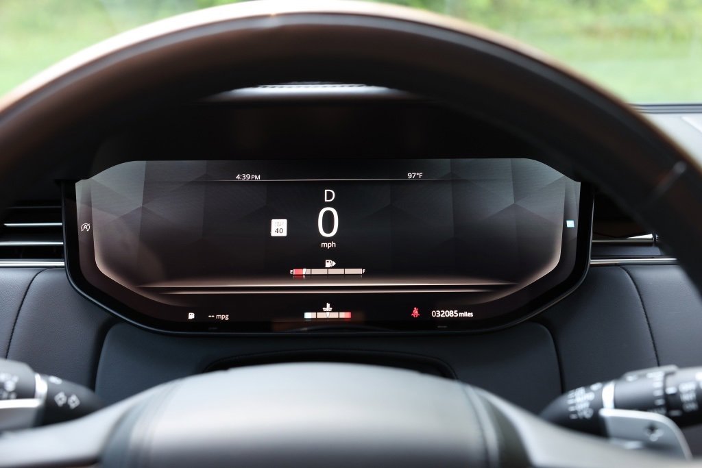 Used 2023 Land Rover Range Rover Long Wheelbase Autobiography image 9