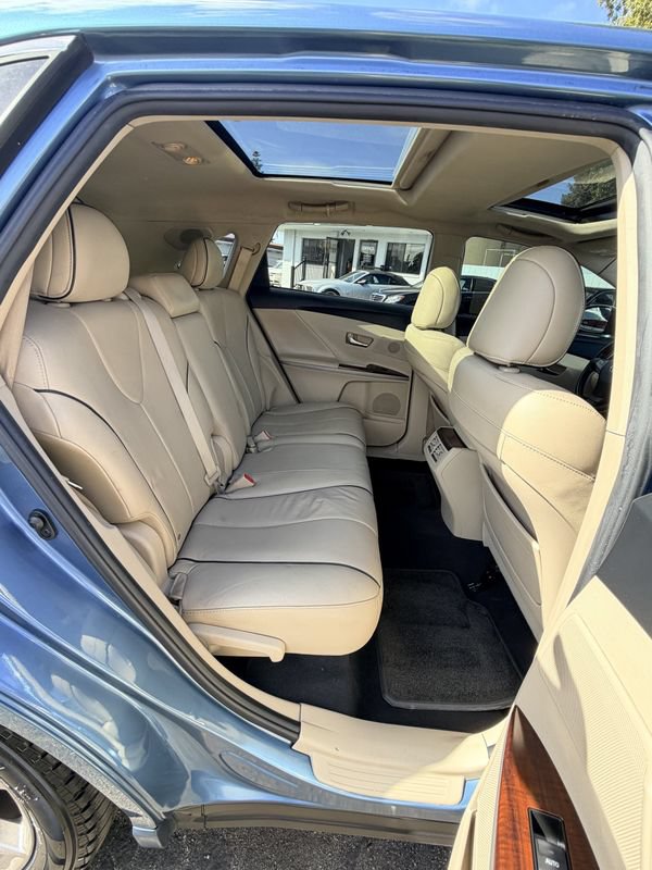 Used 2010 Toyota Venza w/ Leather Pkg FWD image 20