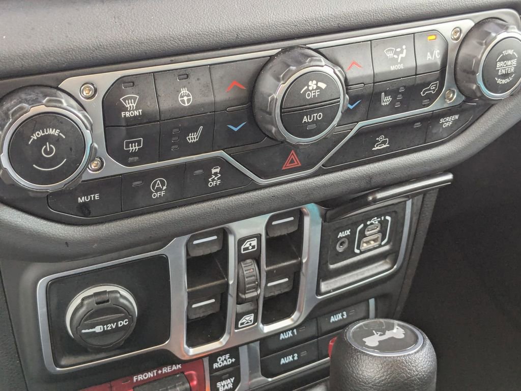 Used 2025 Jeep Wrangler Unlimited Rubicon w/ Convenience Group image 22