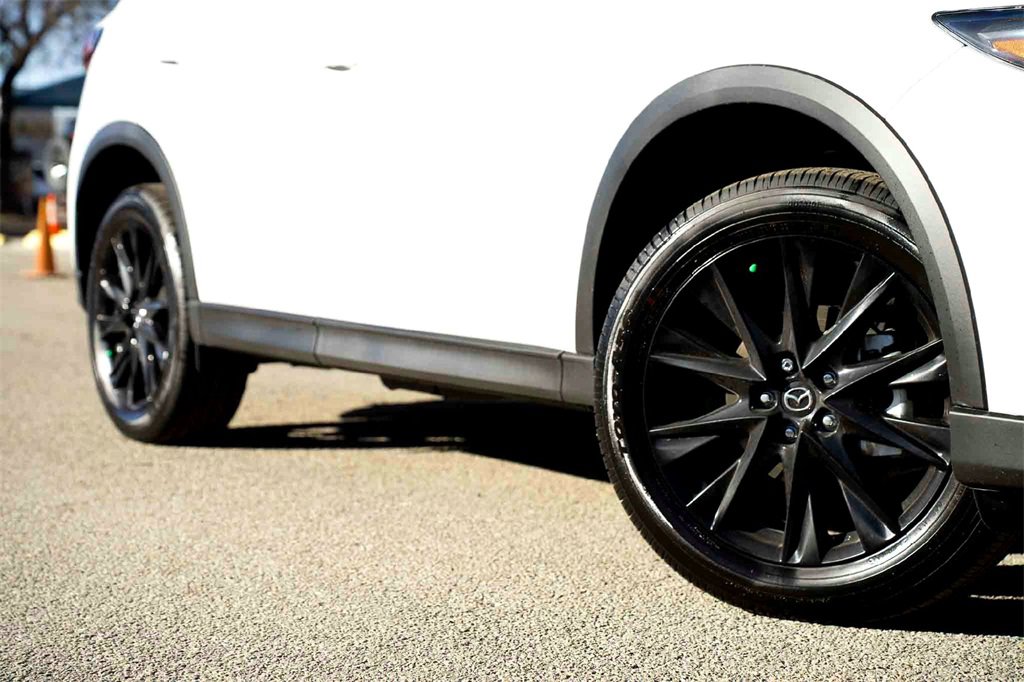 New 2025 MAZDA CX-5 Carbon Edition image 2