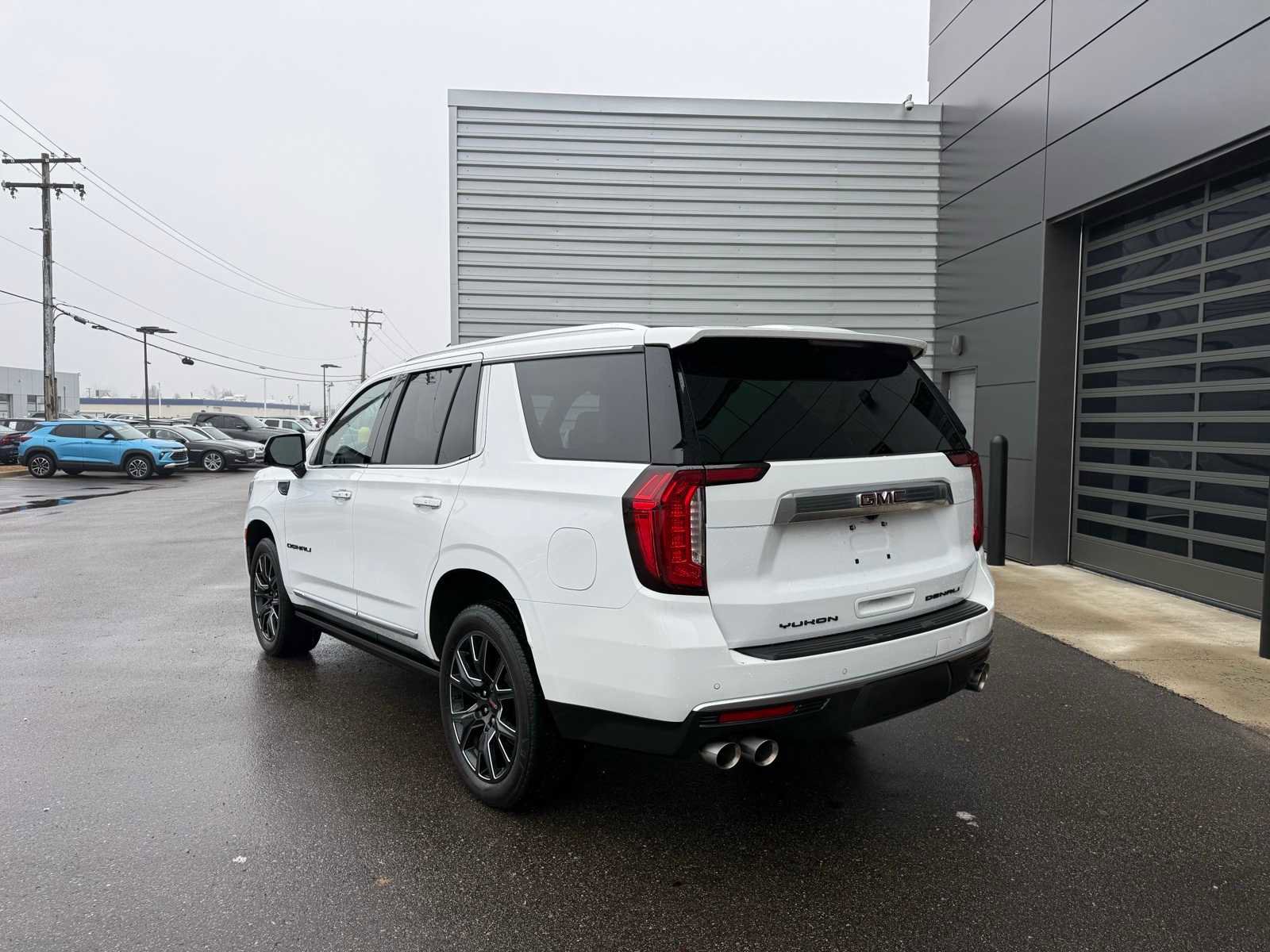Used 2024 GMC Yukon Denali image 2